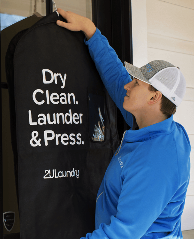 Включи чиста. Курьер химчистки. Laundry delivery. Химчистка доставка. Laundry service.