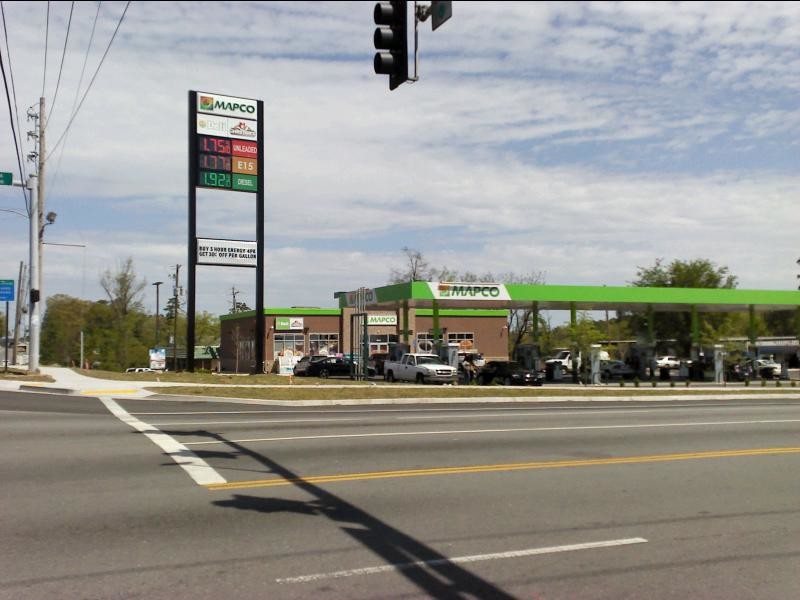 MAPCO, Gas & Service Stations in John Barrow - Parkbench