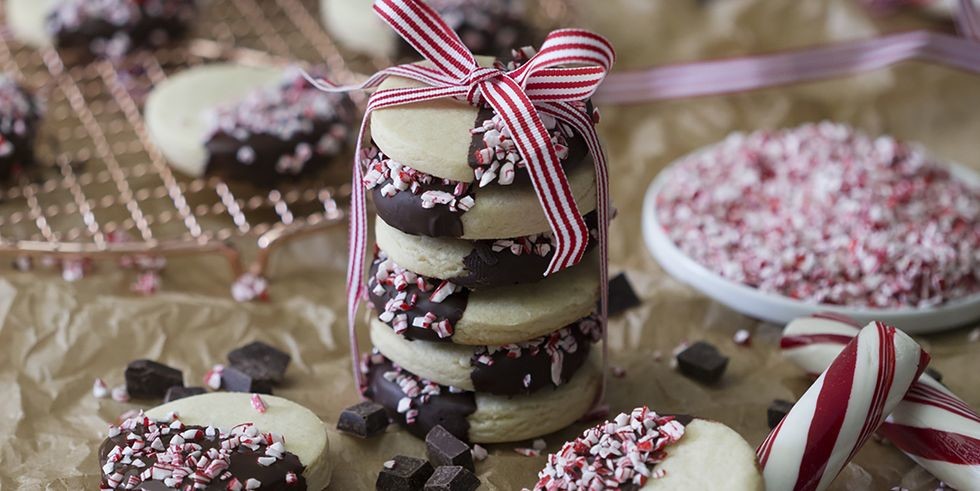 The 15 Prettiest Christmas Cookies To Gift (And Eat) We're ...