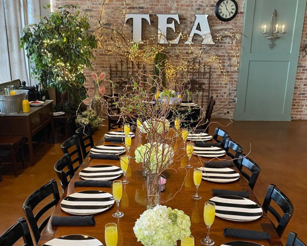 The Rose Garden Tea Room, Restaurants in North Arlington Parkbench