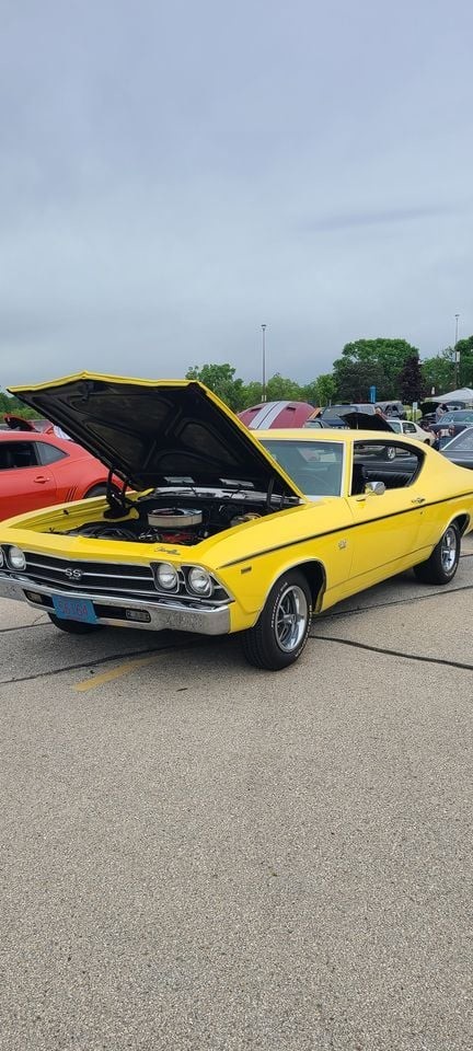 2023 Matc Campus Car Show Parkbench 7392