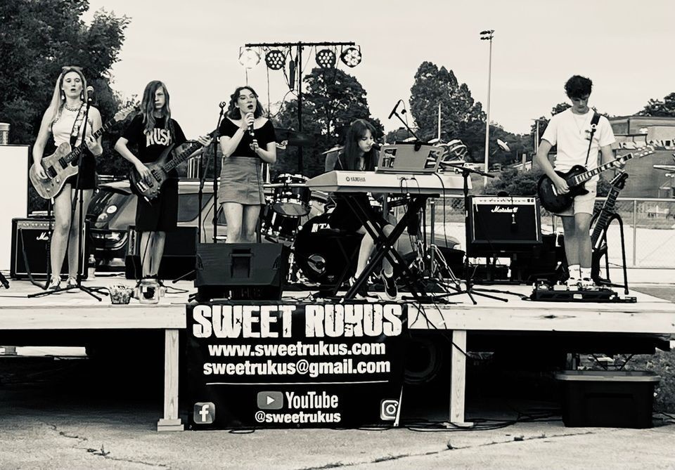 SWeet Rukus at the St. Charles County Fair Parkbench
