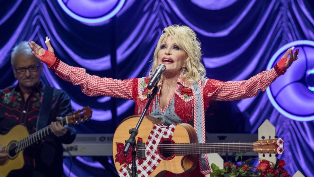 Dolly Parton says she's done with touring, wants to be 'closer to home
