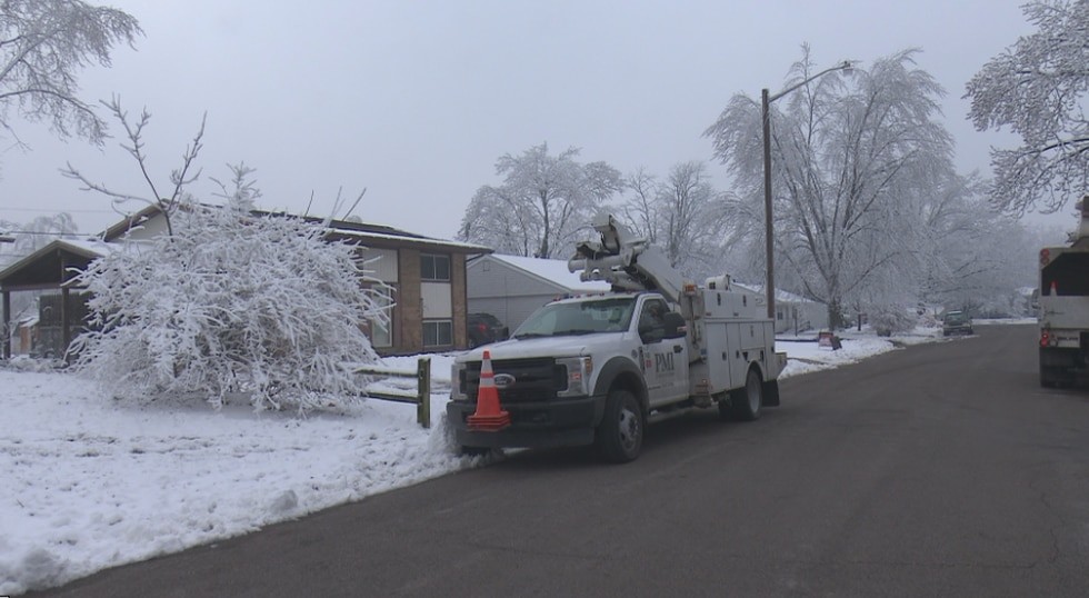 how-ameren-workers-stay-safe-in-extreme-cold-parkbench