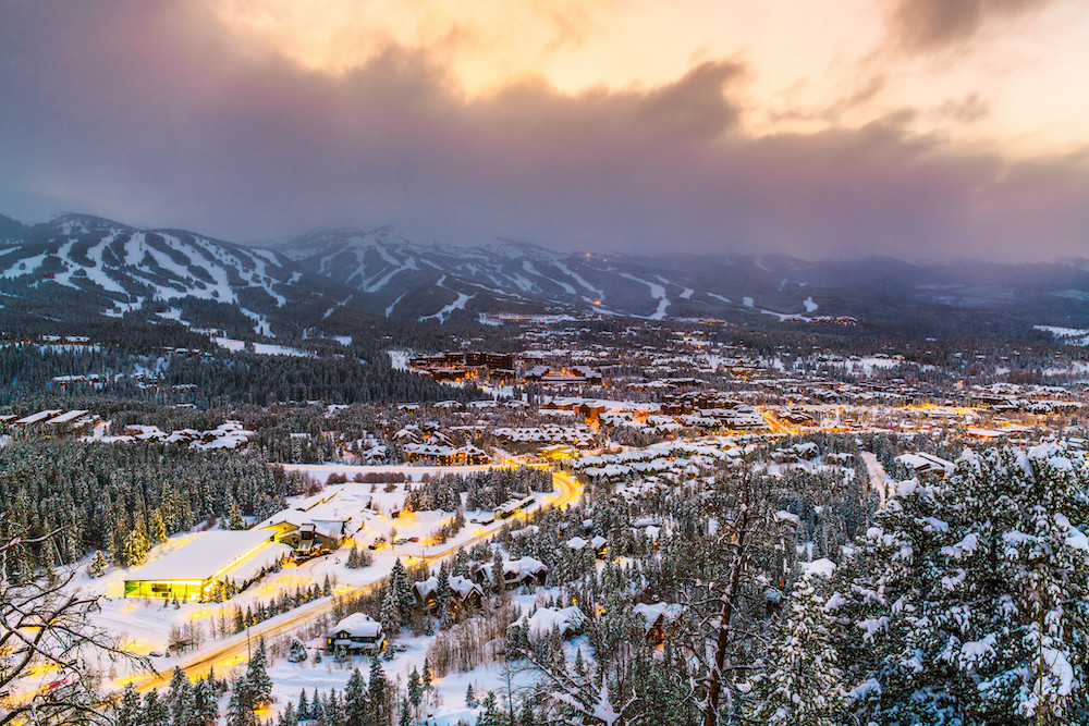 10 famous Christmas movie locations you can actually visit - Parkbench