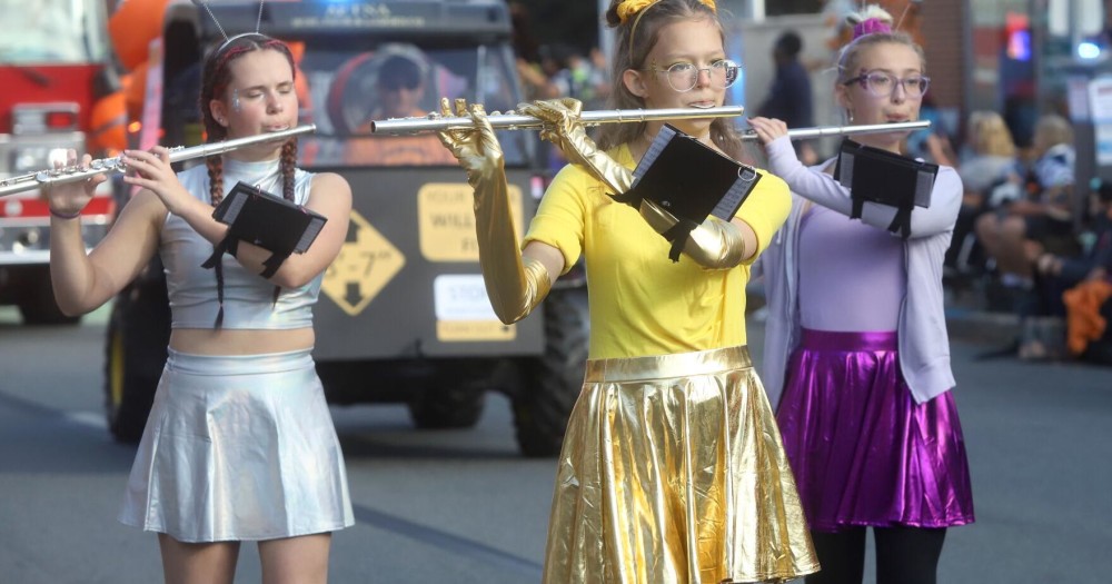 Newark's Halloween parade draws thousands to Main Street Parkbench