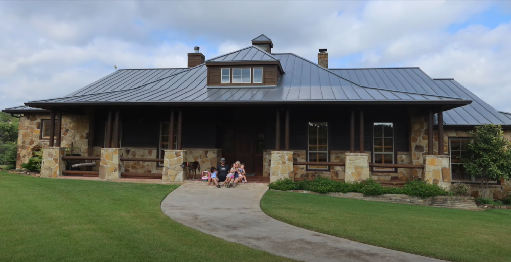 YouTuber Aaryn Williams shares stunning views of her new San Antonio