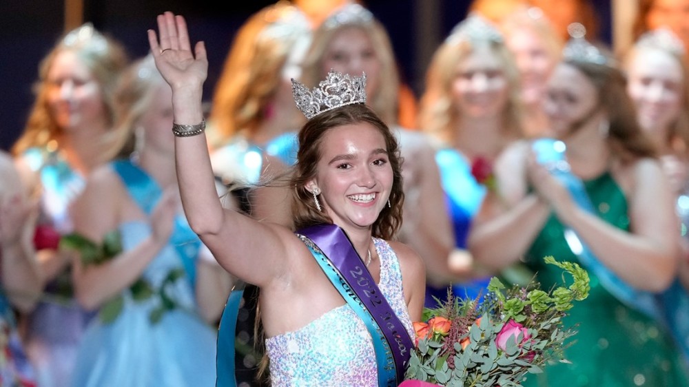 Who is the 2022 Iowa State Fair Queen? Parkbench