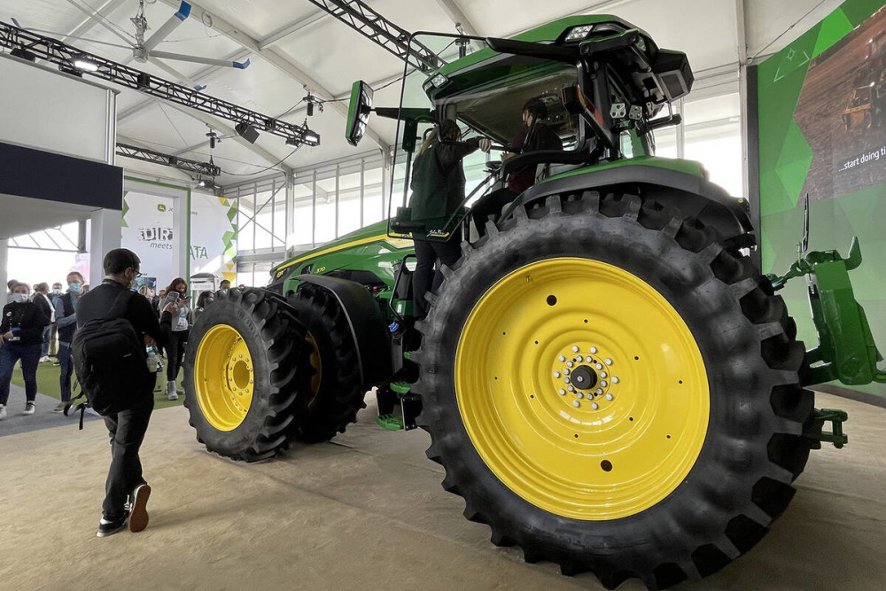 John Deere plows ahead with first fully autonomous tractor at CES