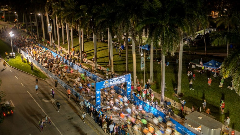 3,000plus runners, undaunted by the heat, back Palm Beaches