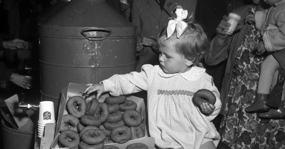 Historical Nyc Donut Photos And Fun Facts On National Donut Day Parkbench