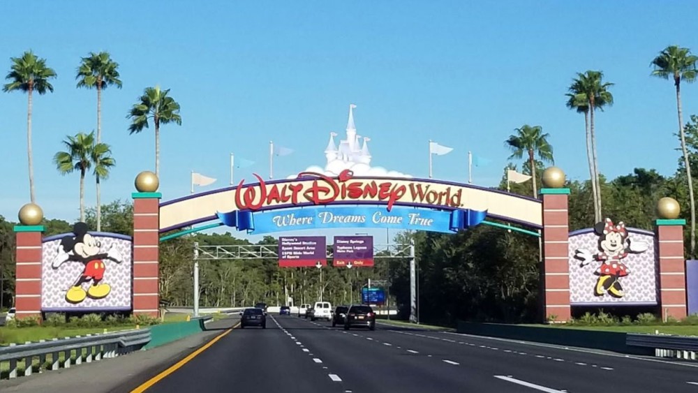 Disney World offering discounts to teachers and first responders who