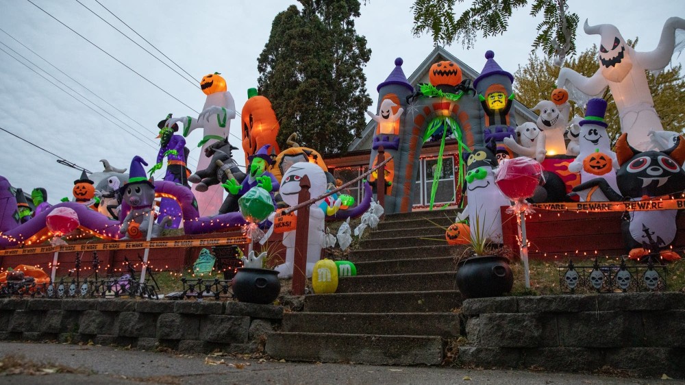 Spooktacular! Check out these haunting Halloween homes in Minneapolis