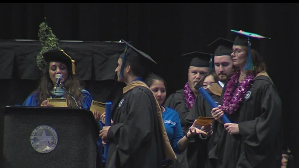 Texas A&M Corpus Christi celebrates largest graduating class - Parkbench