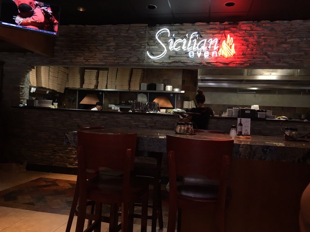 Sicilian Oven, Aventura, Florida in Promenade Shops - Picture of Sicilian  Oven, Aventura - Tripadvisor